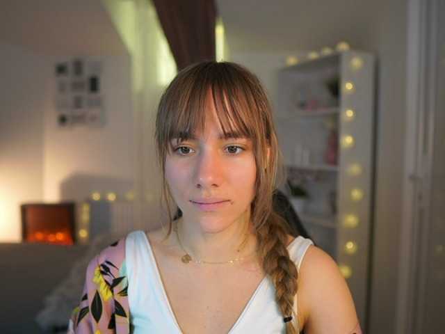 Snímky obrazovky vysielania LeahGotti18