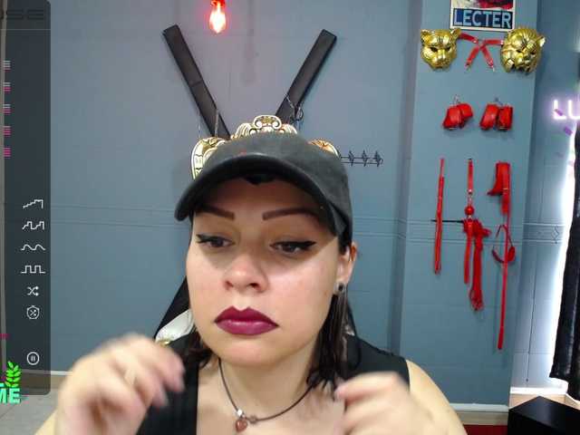 Snímky obrazovky vysielania Leia-bennet