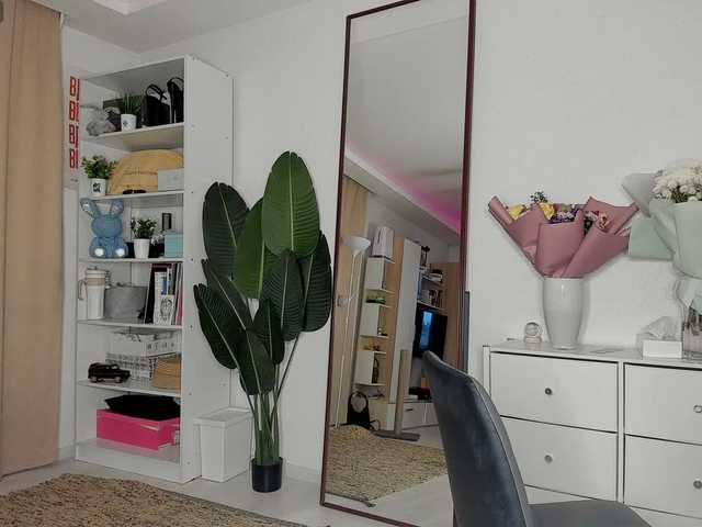 Snímky obrazovky vysielania leilasweet