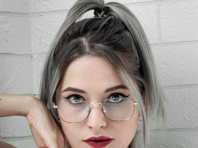 Foto profilu lessi-rosse