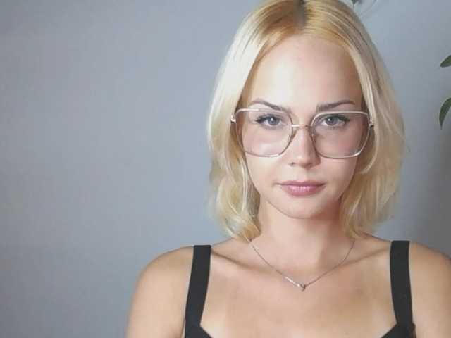 Fotografie lexieSpicy Sweet and yet dang naughty ;) #innocentface #sweet #petite #glasses #fetish #natural #shorthair #domina #teaser #cfmn #joi #cei #cbt #sph #cucktrainingI don;t speak russian