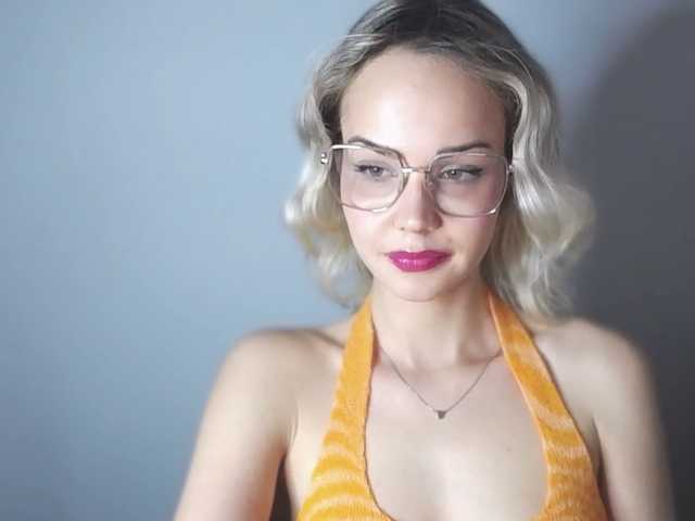 Fotografie lexieSpicy Sweet and yet dang naughty ;) #innocentface #sweet #petite #glasses #fetish #natural #shorthair #domina #teaser #cfmn #joi #cei #cbt #sph #cucktrainingI don;t speak russian