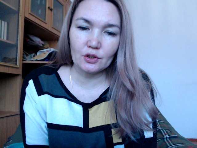 Snímky obrazovky vysielania Leyla-Smile17