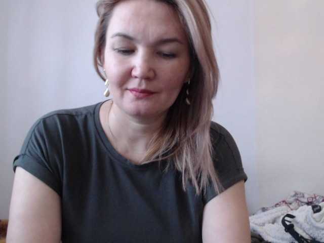 Snímky obrazovky vysielania Leyla-Smile17