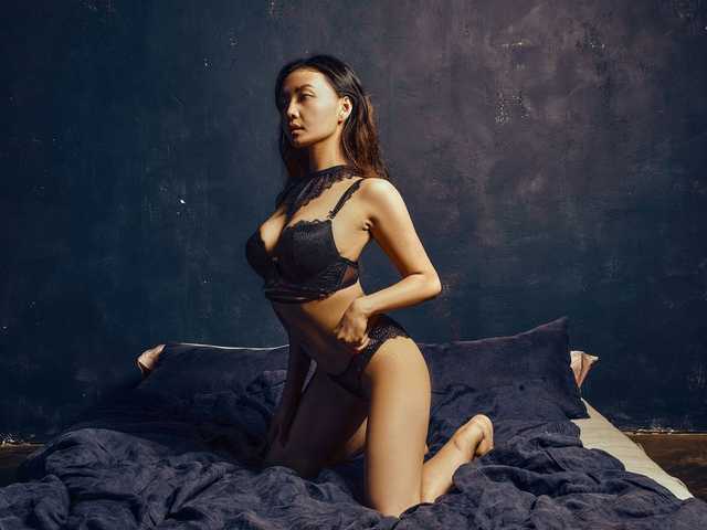 Erotický videorozhovor LeylaCollins