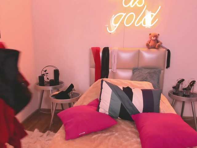 Snímky obrazovky vysielania LiaMona