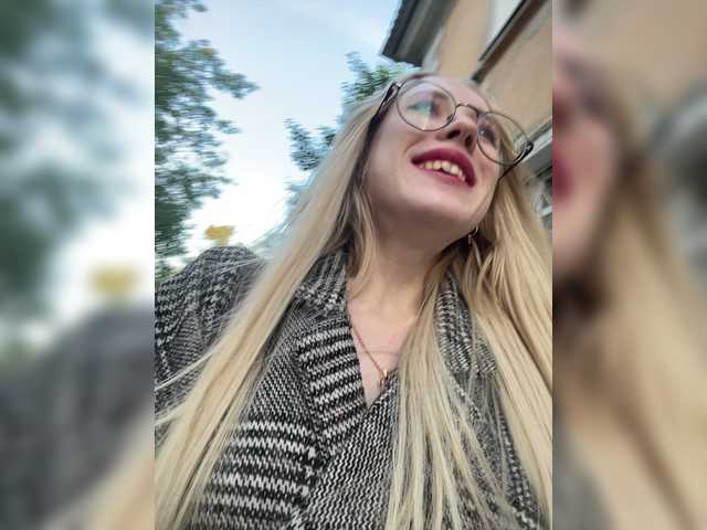 Snímky obrazovky vysielania LiiBaby
