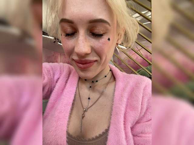 Snímky obrazovky vysielania LiiBaby