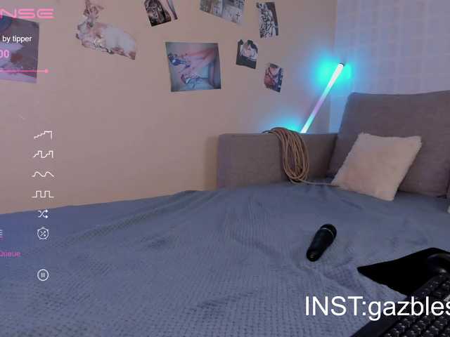 Snímky obrazovky vysielania GazBlessMe