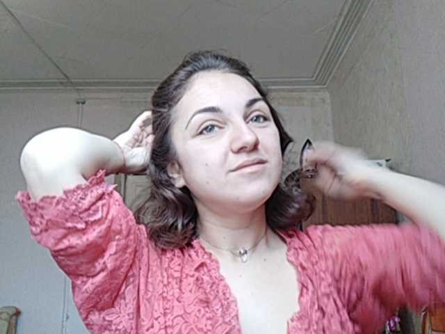 Snímky obrazovky vysielania LiliBellucci