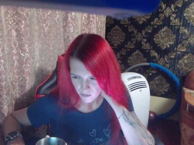 Snímky obrazovky vysielania Lilit696