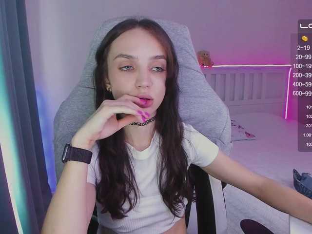 Fotografie Lilith-Cain Menu works only for tokens into a common chat ☺✔For a new gaming laptop to stream and play with you @sofar @remain ✨Press LOVE honney ❤