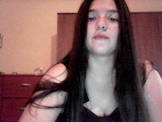 Fotografie Lilith2000 show tits 5tk, show ass 10 tk, show naked body 15 tk, open yo ur camera for 30 tk no tokens no show