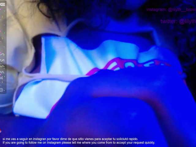 Fotografie Lilyth-brown hello welcome to my room, I hope to receive your support and send many tks so that you make me very wet mmm you want to be the owner of my first anal show just send 200,000 tks and you will be the first to have my first anal show 11111 .