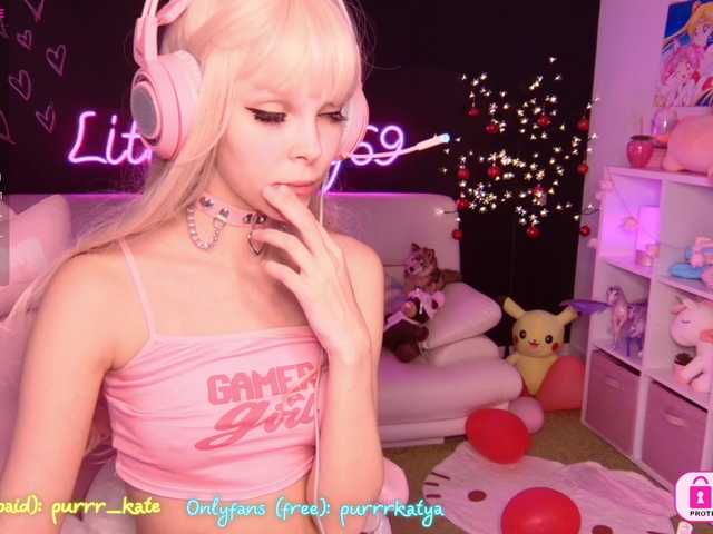 Snímky obrazovky vysielania LittleKitty69