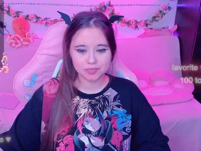 Snímky obrazovky vysielania LoliSuccub