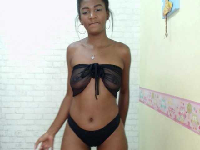 Snímky obrazovky vysielania Lizzie-Clark