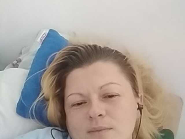 Snímky obrazovky vysielania LizzyViolet