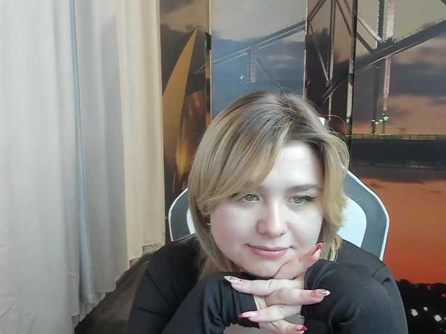 Snímky obrazovky vysielania LolaBellee