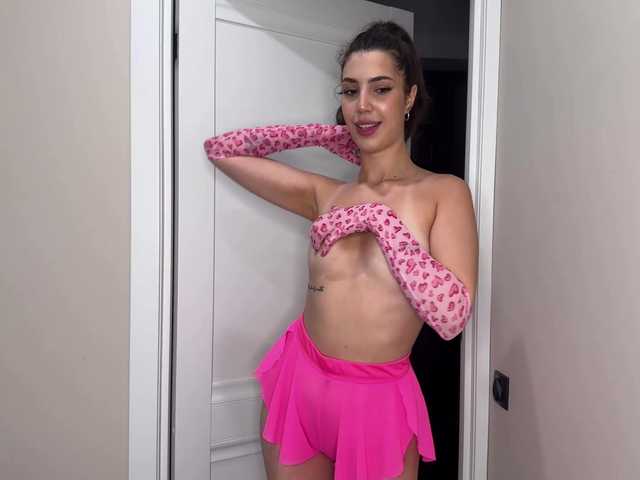 Snímky obrazovky vysielania LolaTeaseX