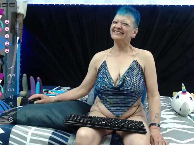 Snímky obrazovky vysielania LoquitaQueen