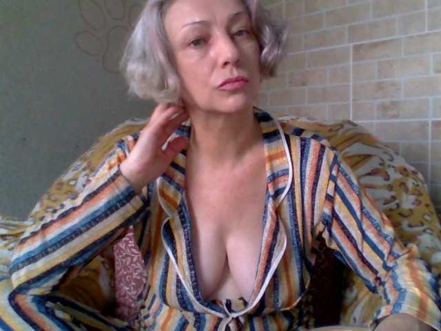 Snímky obrazovky vysielania Lorie-Carrie
