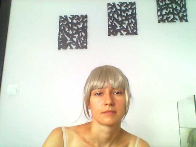 Snímky obrazovky vysielania LovelyBlond