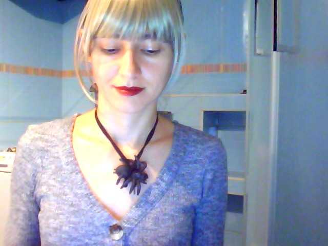 Snímky obrazovky vysielania LovelyBlond