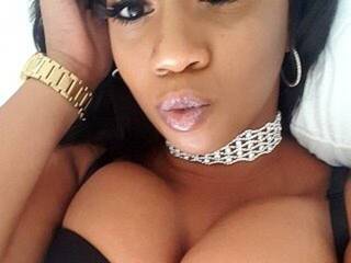 Erotický videohovor LovelyMiaB