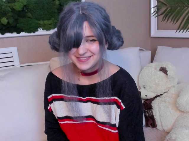 Snímky obrazovky vysielania LoveMeLuvMe