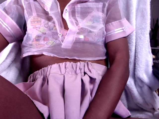 Snímky obrazovky vysielania LovingNina