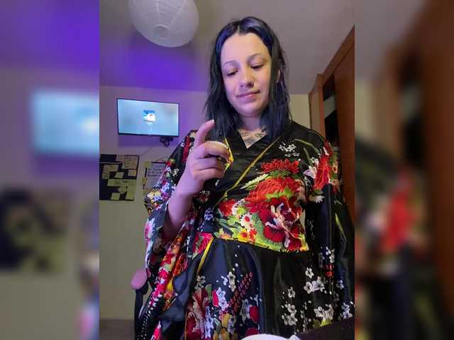 Snímky obrazovky vysielania Lucybluish