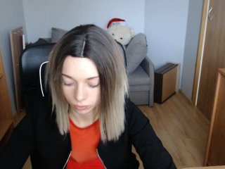 Fotografie LucySmith spank ass 20 tok, kiss 10 tok, naked tits 50 tok,all naked and masturbate -->priv chat