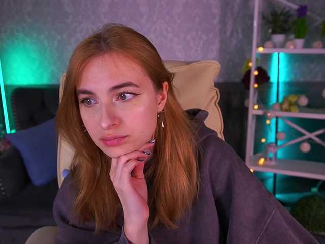 Snímky obrazovky vysielania LunaaDreamss