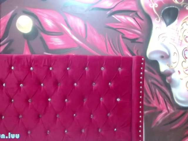 Snímky obrazovky vysielania LuuBrown