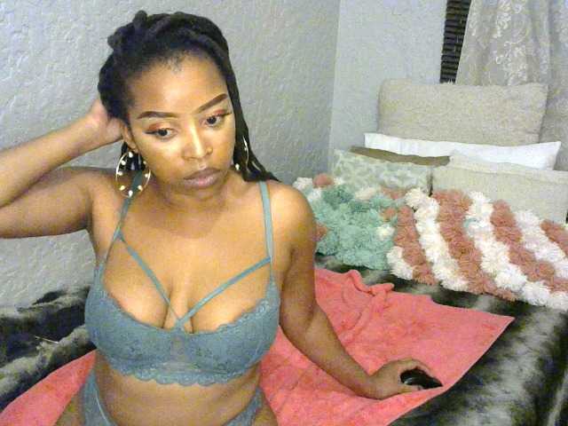 Snímky obrazovky vysielania MadisonRoyal