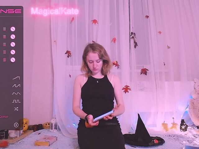 Fotografie MagicalKate Halloween party. Magic oil on my body @remain , full naked in pvt