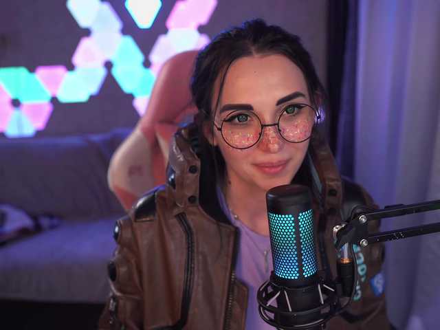 Snímky obrazovky vysielania MalinaBo0m