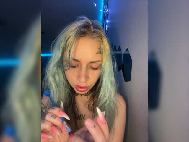 Snímky obrazovky vysielania Lil_Lu