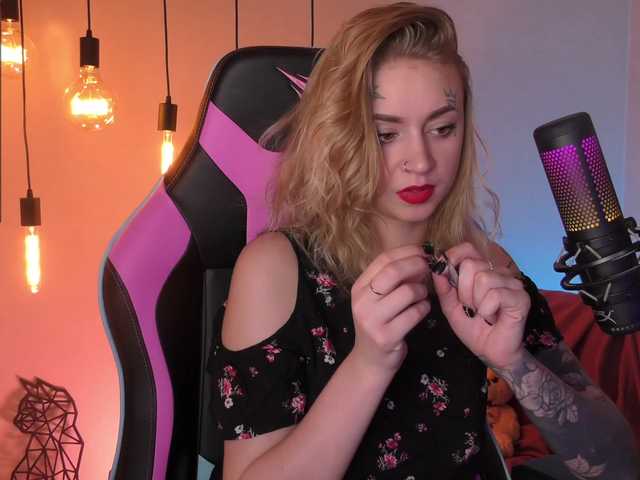 Snímky obrazovky vysielania Lil_Lu