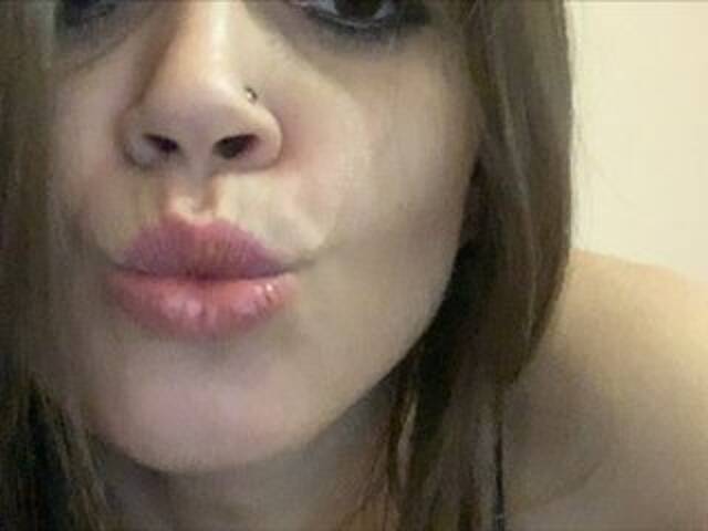 Snímky obrazovky vysielania malinka777