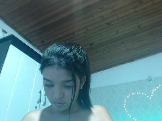 Fotografie marianalinda1 undress and show my vajina and my breasts 400 tokes you want to see my vajina 350 my breasts 90 masturbarme 350 show my tail 100. or do everything in private