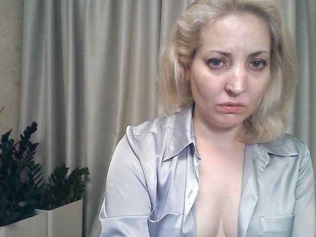 Fotografie mariska-kiska look at camera 25, show nipple 20, show breast 40, open pussy 50, open ass 70, undress and show my holes 100 tokens