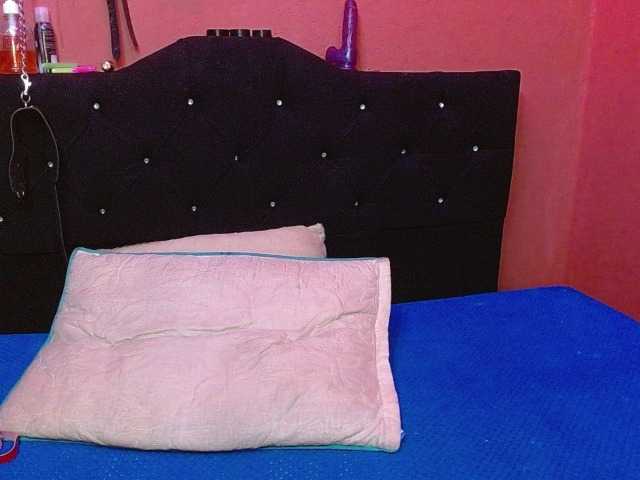 Snímky obrazovky vysielania MaryRosaBDSM