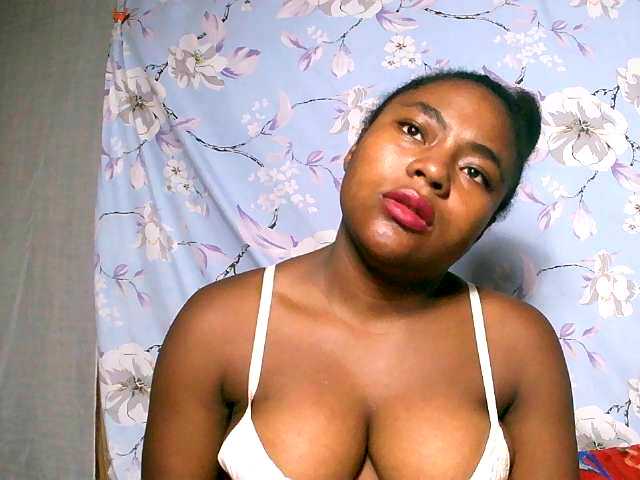 Snímky obrazovky vysielania Mathildahh