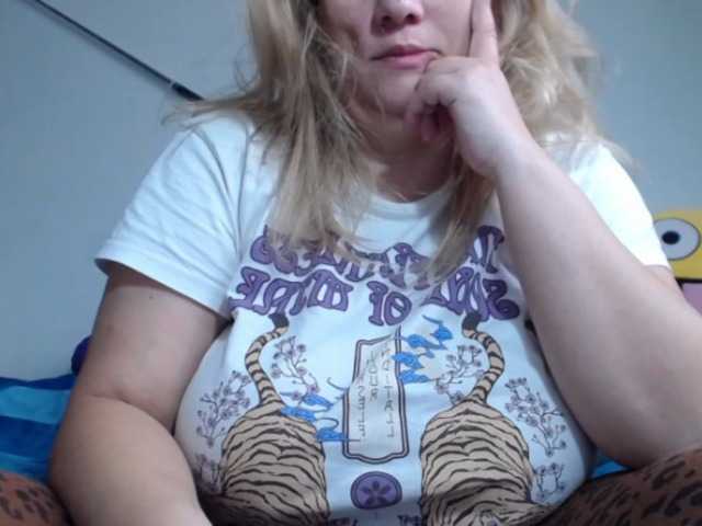 Snímky obrazovky vysielania maturboobsbig