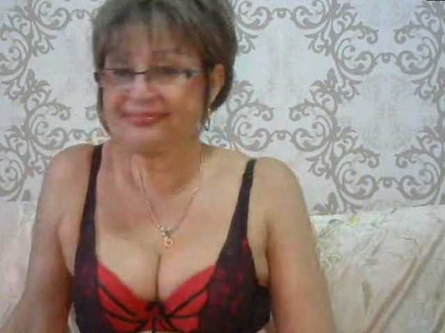 Fotografie MatureLissa Who want to see mature pussy ? pls for @total English and German