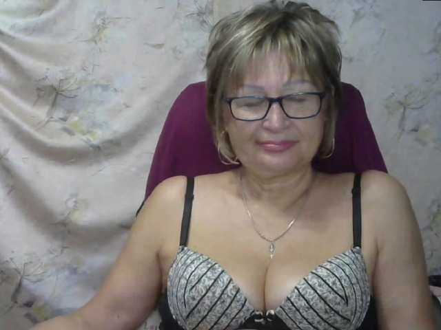 Fotografie MatureLissa Who wants to see mature pussy ? pls for @total English and German