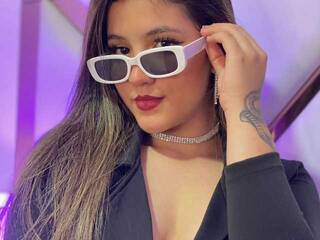 Erotický videohovor Maya-Foxx1