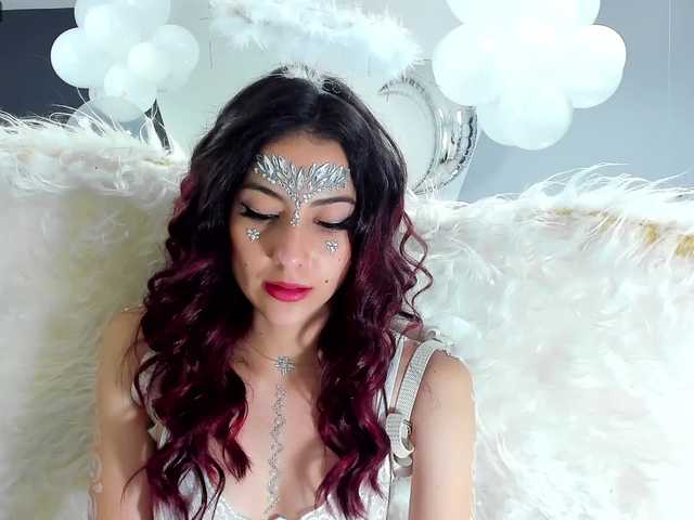 Snímky obrazovky vysielania MayaHicks